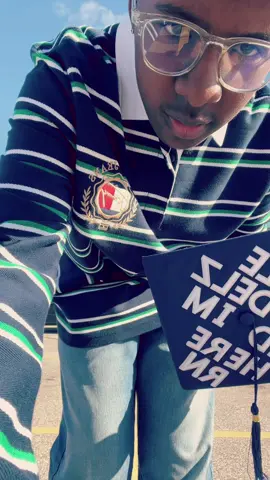 senior piccssss #co25 #seniorpictures #seniorinspo #outfitinspo #streetwear #fashiontiktok 