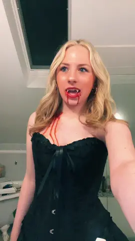 sorry im kinda obsessed with this look actually!!! #carolineforbes #tvd #halloween 
