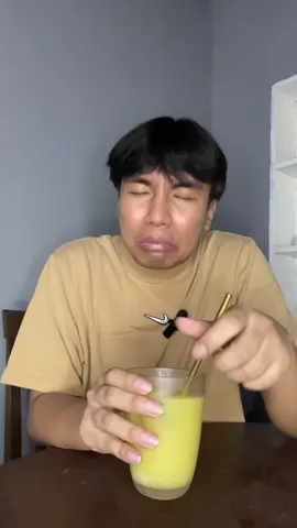 PINEAPPLE JUICE+SNOW BEAR=? #kenkoy #kentuwaan #kenpayad #contentcreator #bestoftiktokph 