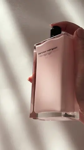 @narcisorodriguezparfums For Her 💅🏻 Indulge in the sensuality of Narciso Rodriguez for Her — a deeply alluring blend of rose, luscious peach, and warm amber wrapped in a veil of musk. Each spritz feels like a soft caress, leaving an unforgettable warmth on the skin and a magnetic trail in the air. It makes me feel confident, alluring, and irresistibly feminine, like I'm wrapped in a touch of mystery that lingers long after I've gone. Perfect for any time I want to feel unapologetically captivating.  #narcisorodriguezparfums #forher #perfumetok #sephorarecommendations #perfumereview #fragrancereccomendations 