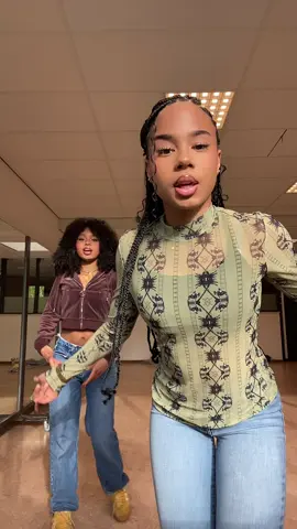 dc:us✨🫶🏽 #selfish #slumvillage #norahyarahrosa #foryoupage #fyp #trending #dance #xyzabc 