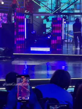 And the crowd went wild when @sofiaasmithh6_ performs at the ASAP stage! Pakagandang eabab nyeeern! #fypp #Fyang #fyangpbb #JarFyang #JmFyang #Pbbgen11 #SofiaSmith