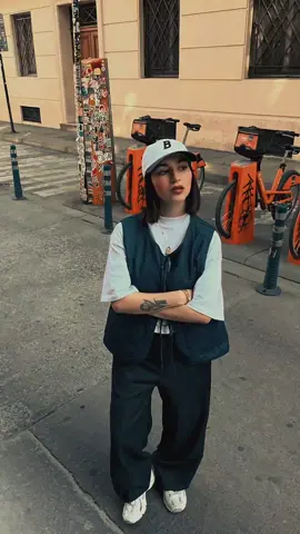 Women Outfit Idea #StreetStyle #streetwear #ootdinspiration #ootdinspo #OOTD #outfitinspiration #outfitinspo #outfitideas #outfit 