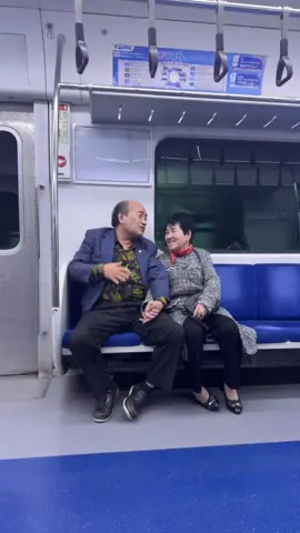 Cần bao nhiêu chân tình của thời niên thiếu bồng bột,để đổi lấy cái nắm tay yên bình khi về già. #giacungnhau #xuhuong2023 #hanquoc 