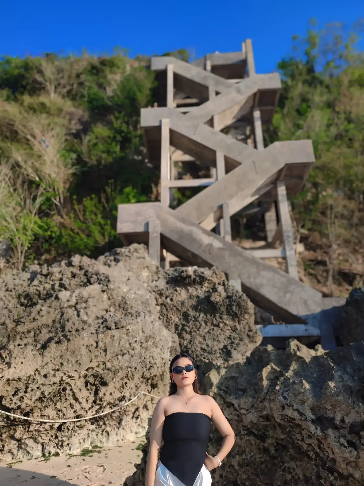 🫧🐚🌴🌊🌅🌺  #fypシ #foryourpage #bali #uluwatubali #beachoutfit 