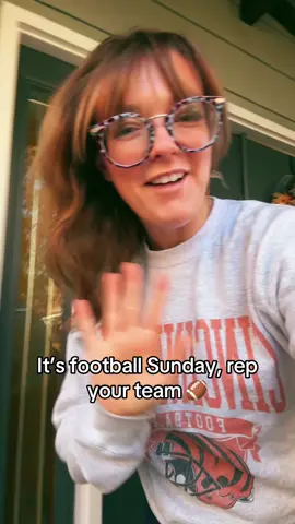 If you don’t like cincy, (which you should), see if your team is available!  #footballtiktok  #footballsunday  #sundayfootball  #football  #cincy  #cincinnati  #cincinnatifootball  #retro  #vintage  #retrofashion  #vintagefashion  #crewneck 