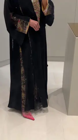 عباية مخاوير || 430 درهم  #الامارات_العربية_المتحده🇦🇪 #عبايات_فخمة #عبايات #مخاوير #fyp #abaya #اكسبلور #explorepage✨ #foryoupage❤️❤️ #tiktok #viral_video #custom #اكسبلورexplore #abudhabi 