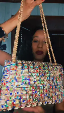 This beautiful purse is back in stock. #purse #pursetok #eveningbag #eveningpurse #elegantbag #handbag #baglovers #bags #restock #crossbodybag #viral #ttshop 