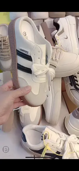 Giày sục nữ 2 vạch đế cao 3cm