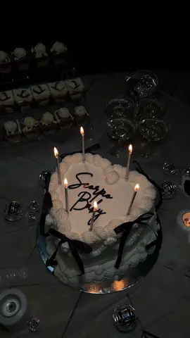 happy birthday to me 🪩🎂 #birthday #scorpioseason #happybirthday #birthdaycake #vintagecake #gossgirl #autumn #fyp #foryou #fürdich #fyyy 