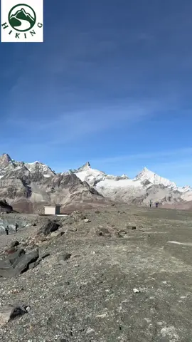 Accompagnatrice en randonnée moyenne montagne valais#valais #suisse🇨🇭 #suisseromande #swis #hikingadventures 