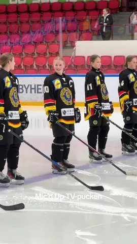 Sista 10 min innan nedsläpp i finalerna tillsammans med Södermanlands kapten Ida och Västerbottens kapten Jonathan.  #tvpucken #swehockey #hockey #ishockey 