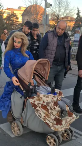 bıyıklı bebek sokaklarda#bebek #komedi #ademocaktan