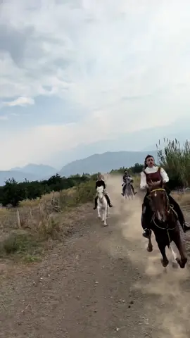 Çiftliğimiz Hatay Dörtyol Kuzuculu Mahallesinde Çıkın Çıkın gelin 🐎 #hatay #dörtyol #floryaatlısafari 