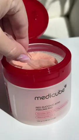 medicube's red line for acne prone skin❣️ #skincare #kskincare #koreanskincare #korea #korean #medicube #tonerpad #pad #succinicacid #red #glow #glowbooster #glassskin #clearskin#tiktokcybermonday #tiktokshopblackfriday #spotlightfinds 