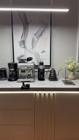 واخيرًا ركن القهوه الجديد صار جاهز ☕️🤍🫧 #كورنر #مكينة #طاحونه 