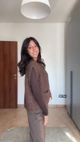 Nuovo gilet preferito 🤎  Outfit per pranzo e passeggiata ! Amo il marrone si vede ? 🍂😍🍁  #outfit #outfitinspo #brown #today #look #fitcheck #ViralBeauty #EnergiKuatTiapLangkah 
