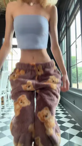 i just want to show my new fuzzy pants 🧸🧸💕 #fyp #outfit 