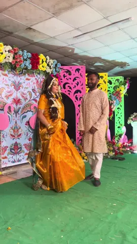 #foryoupage #foryou #tranding #coupledance #weddingdance #holuddance 