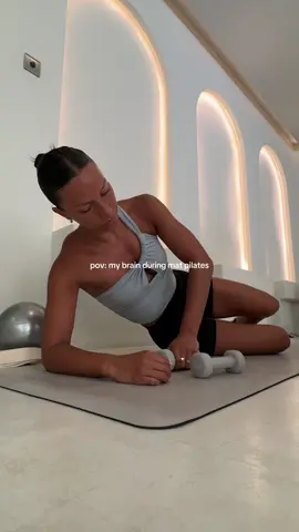 mat pilates is not for the weak 🥵 #pilates #pilatesworkout #matpilates #pilatesclass #pilateslovers #workoutclass 