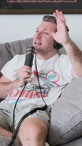 Just shake it off #taylorswift #erastour #swiftie #daddyissues #podcast 