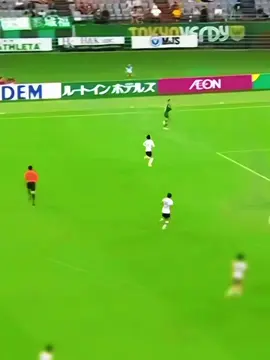 incredible ball control 🤯 #footbal #Soccer #skills #bongda 
