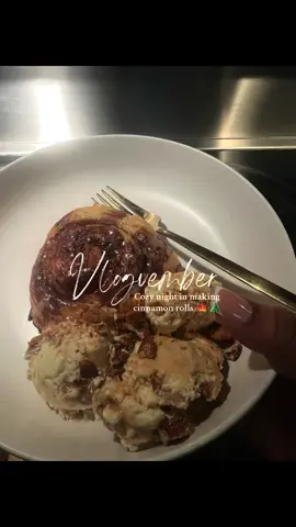 Vlogvember day 3: Let’s make cinnamon rolls that we shiukd not be eating 😂🫶🏽 #themerajanae #lifestylevlog #vlogvember #prevlogmas #cinnamonroll #cookwithme #cozynightin #holidaycountdown 