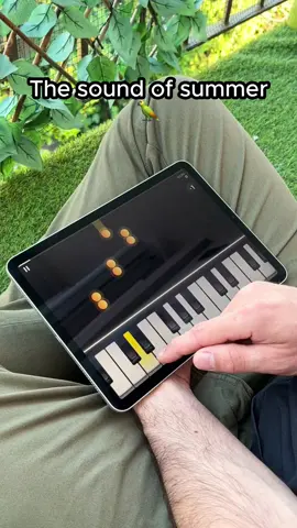 Enjoy playing piano anytime with our virtual keyboard. No real piano needed. 🎹📱