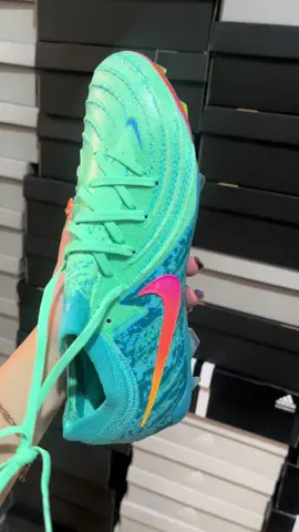 Kode : 90 Sepatu Bola Phantom Luna Elite Aqua Blue Harga : 550.000 Ready size 39 40 41 42 43 44 45 ###football##sepatubola##footballtiktok##phantom##phantomluna##phantomgx##nikephantom##nikephantomgx