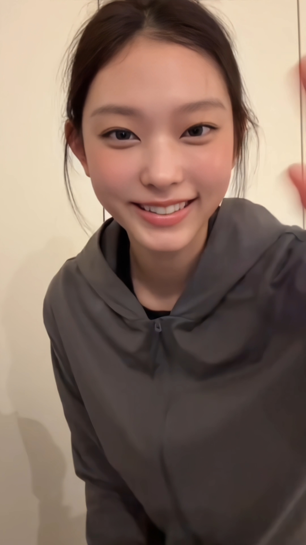 Paling ga bisa skip Live phoning Haerin 🥰 #haerin #newjeans 