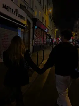 ده اللي بين الزحمه جالي ❤🌑                              #foruyou #foryoupage #xplore #fyp #viral #Love #loveyou #albrazili_b #حماده_مجرشي 