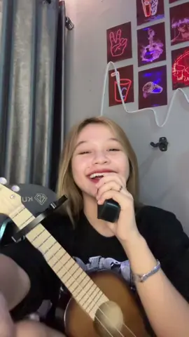 Kiw kiw pung🤣 #sheilasilvia201 #cover #ukulele #kentrung #nresnanilavora #VoiceEffects 