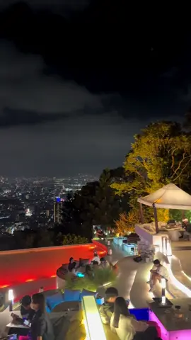 Quán caffe ngắm cảnh toàn Đài Bắc về đêm tuyệt đẹp, nhất định b phải đến đây một lần 🥰😍 #nguoivietnamtaidailoan #thetop #yangmingshan #xuhuongtiktok 