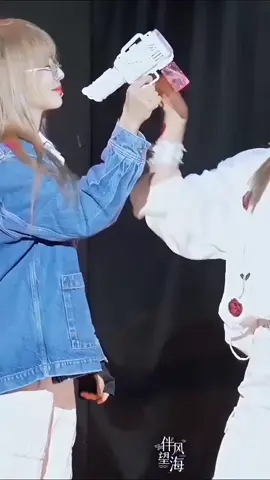 Zhu takut abang nya diambil 😅cemburu ni ye#chenke #陈珂 #zhuyixin朱怡欣 #gnz48 #fyp 