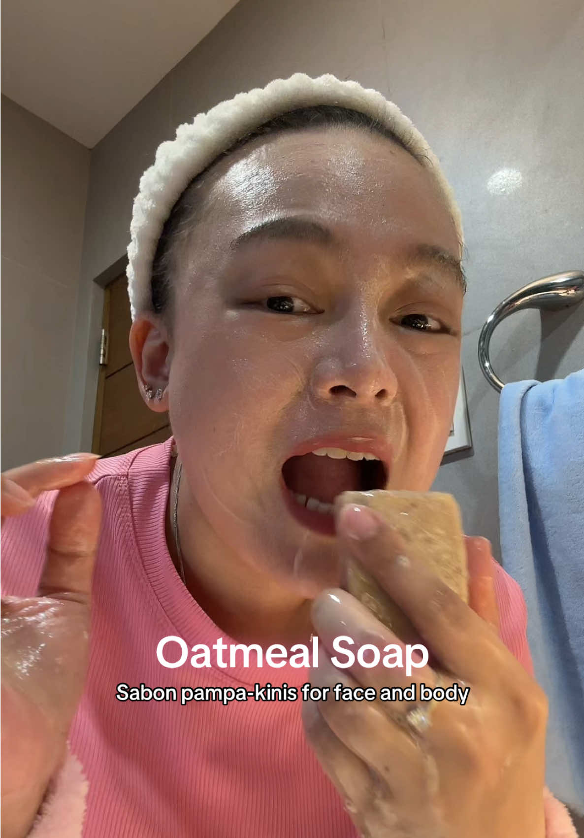 Replying to @First Time mama Amoy gatas talaga kaya parang sarap kainin 😅 #oatmealsoap #skinmommyph 