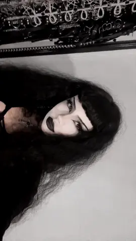 🕸️🐈‍⬛ #tradgoth #makeup #gothtok #goth #gothgirl #gothic #alttiktok #gothsubculture 