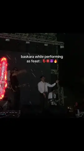 baskara : saya aslinya dua orang, kadang 3 juga😋  #hindia #feast #baskara 