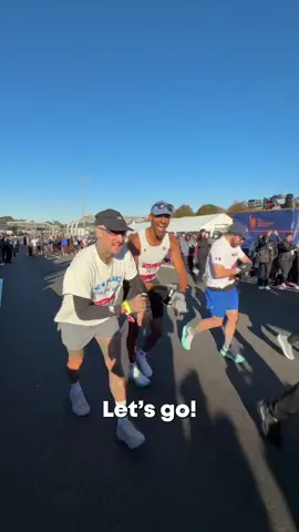 starting vs finishing the NYC marathon 😂🤦🏾‍♂️ . can anyone relate!? 💀 . final time 3:00:20 😊 