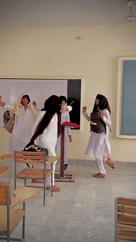 Im back to callage 😜😘 Sta muhabat ke pa tawan na ym🙁🫵#foryou #slowmoking_a_s #fypシ゚viral #asim_khan440 #foryou #foryoupage #support 