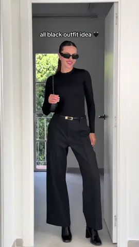 all black casual outfit idea for fall #allblackoutfit #outfitidea #outfitinspo #whattowear #womenoutfit 