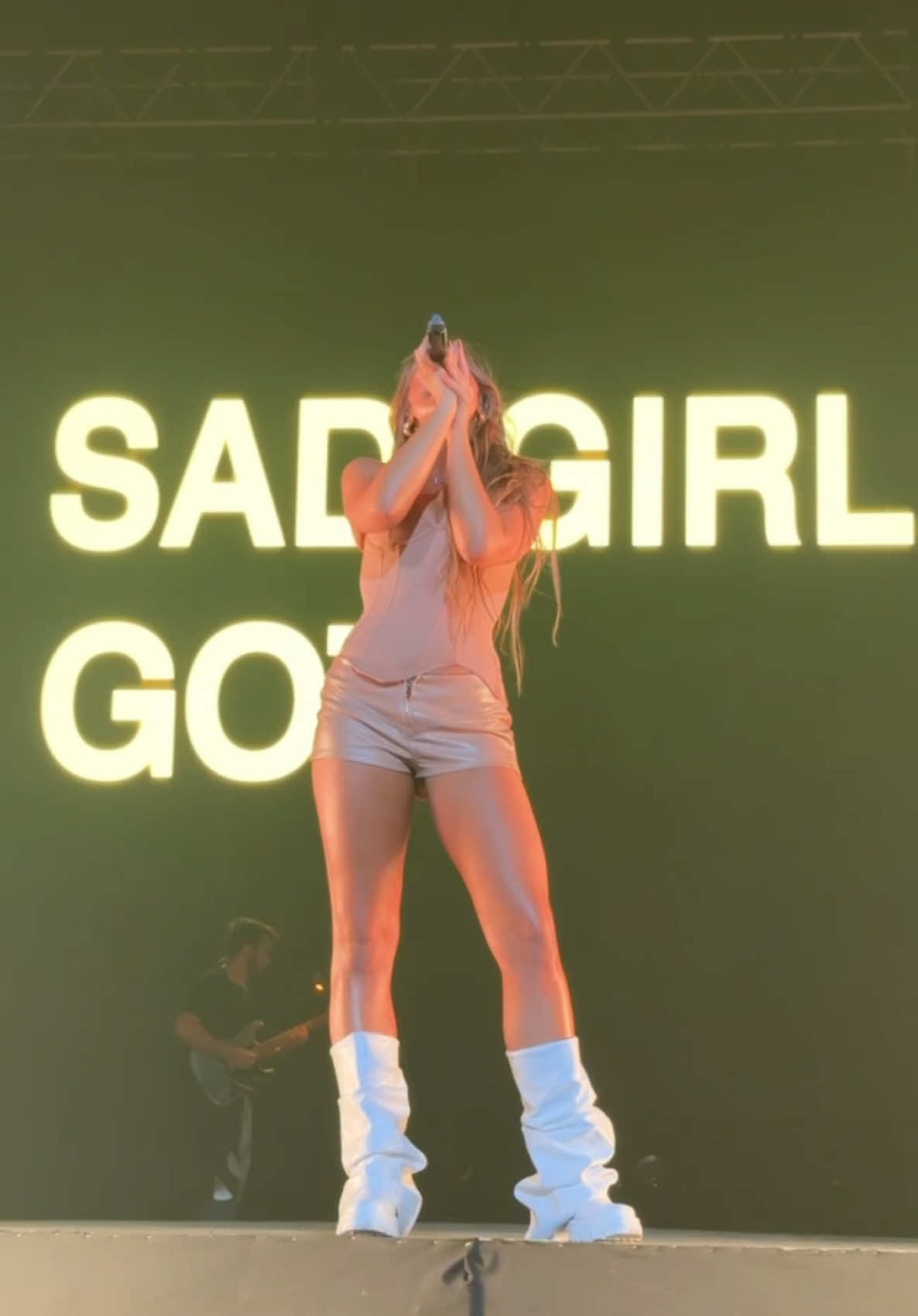 She never sings 