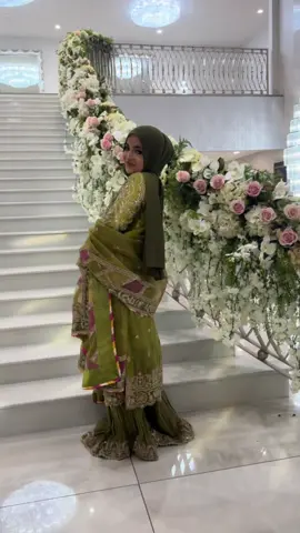 💚 #desiwedding #weddingtiktok #outfitinspo #weddingguest #pakistani #hijabi #fall 