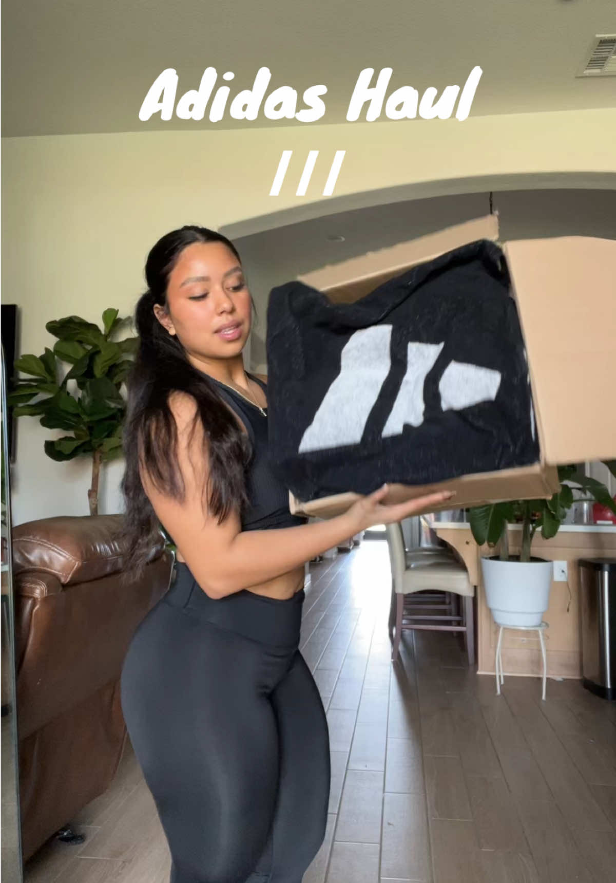 Pause to see the outfits, and comment your favorite 😍 #fyp #GymTok #gymgirl #GymLife #haul #adidastraining #tryonhaul #gymfit #gymootd 