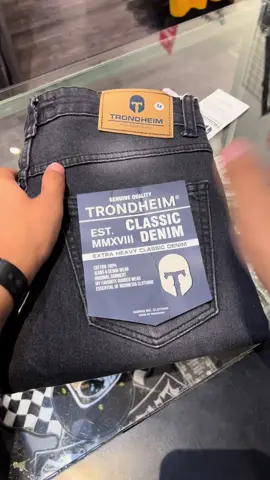 Celana ripped jeans Trondheim, co sekarang harga lagi diskon ❗️ #trondheim #celanajeans #jeanstrondheim #celanasobek 