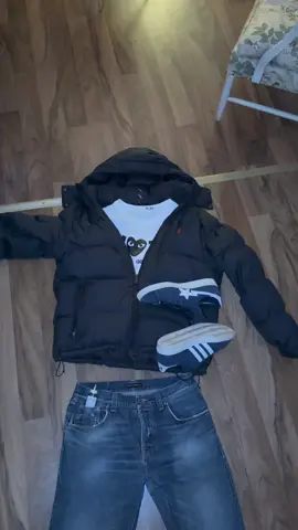 Erkänn videon va hetsig, eller hur @Chris Heyn Jr. #foryou #fördigpage #outfit #OOTD #grisch #laidback #oldmoney #edit #campus #vinter #Lifestyle #livsstil #kläder #klädtips #sweden🇸🇪 #sweden #sverige #fashiontiktok #fyp 