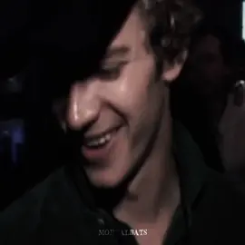 the only man who can transform sm0ke into something beautiful #haydenchristensen #haydenchristensenedit #anakinskywalker #anakinskywalkeredit #foryoupage #foryou 