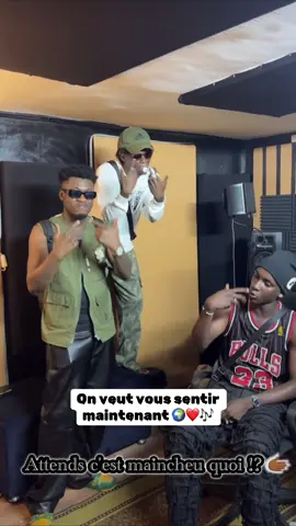 Tantie amlan cause avec eux orhhh @ELJAY 🌍🎶 @2❤️PAC💍SHAKUR✨ 