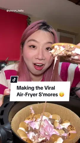 Making the Viral Air-Fryer S'mores 😋 #smores #airfryer #airfryersmores #smoresdip #candy #viral #Foodie #viralfood #Recipe 