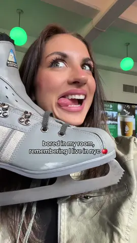 Life in NYC >> IT’S ICE SKATING ⛸️ time!!! 🍎🥹 #nyc #newyork #centralpark 