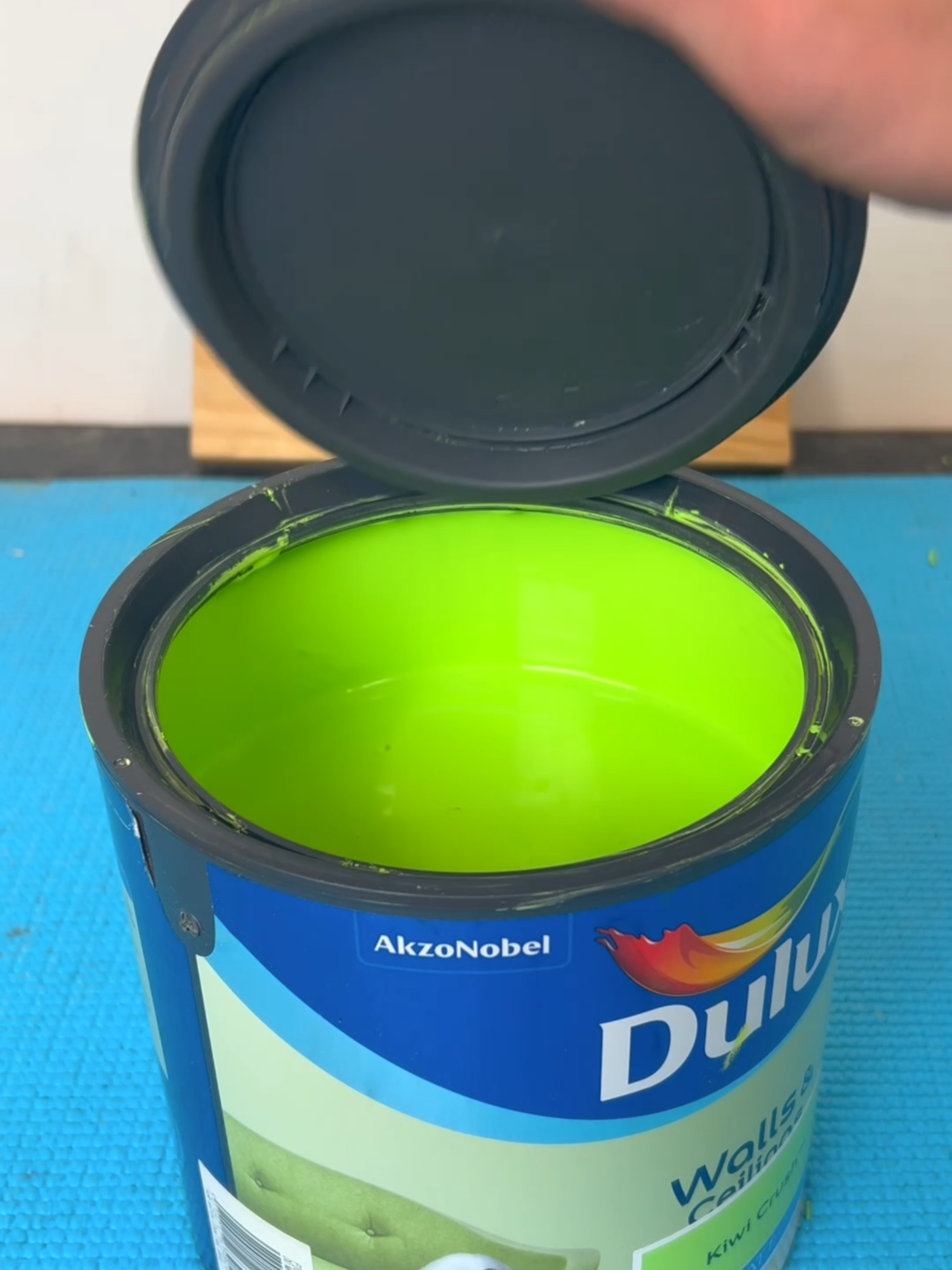 Lid Upgrade & Half circle Drill TIPS #tipcentric #tipsandtricks #LearnOnTikTok #tricks #tools #DIY #LifeHack #worksmarternotharder #painting #decorating #tips